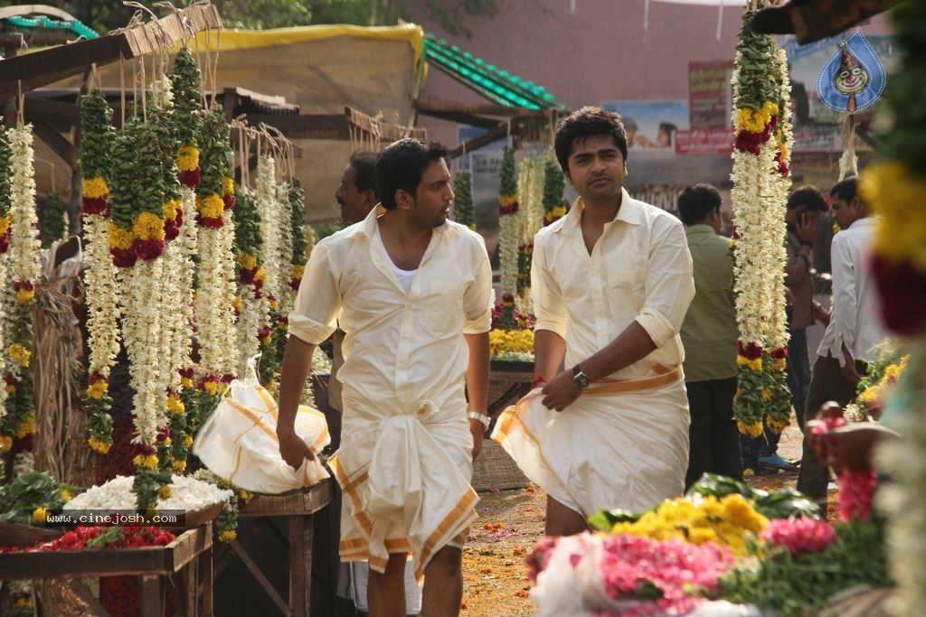 Vaalu Tamil Movie Photos - 3 / 12 photos