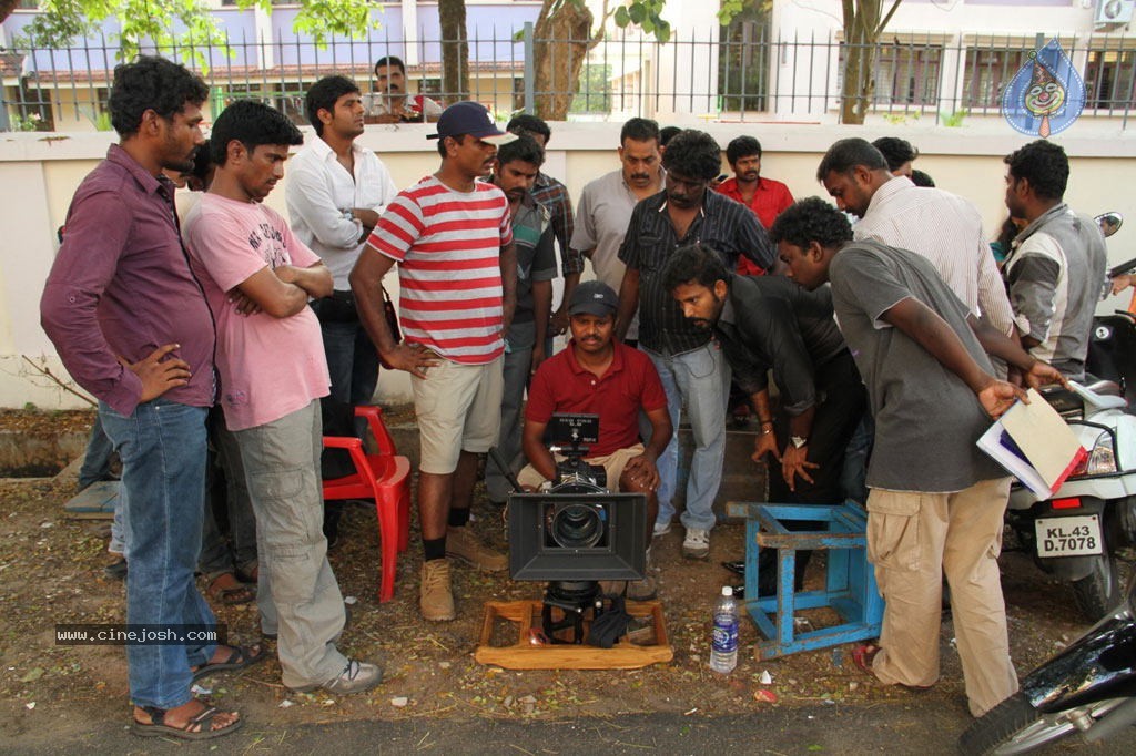 Vaarayo Vennilave Tamil Movie Stills - 6 / 57 photos