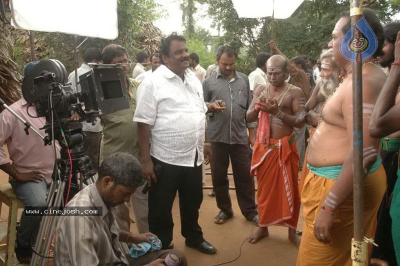 Vakkapatta Seemai Tamil Movie Stills - 13 / 38 photos