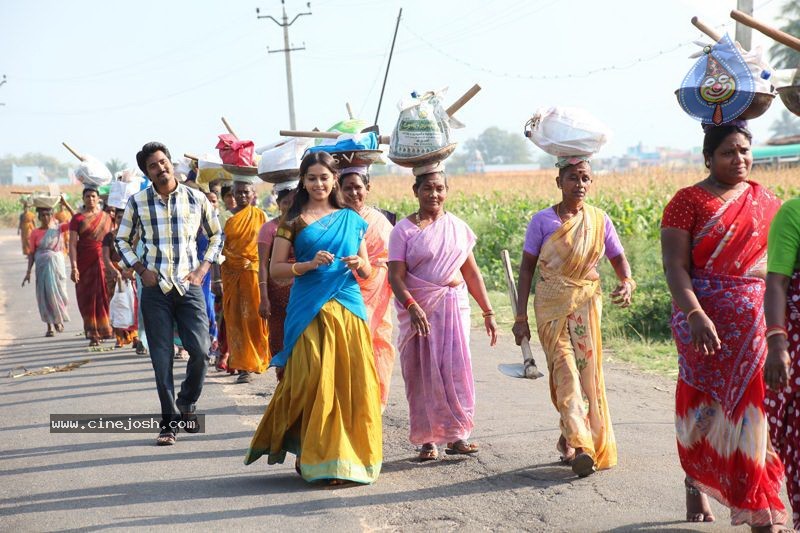 Varutha Padatha Valibar Sangam Tamil Movie New Photos - 4 / 27 photos