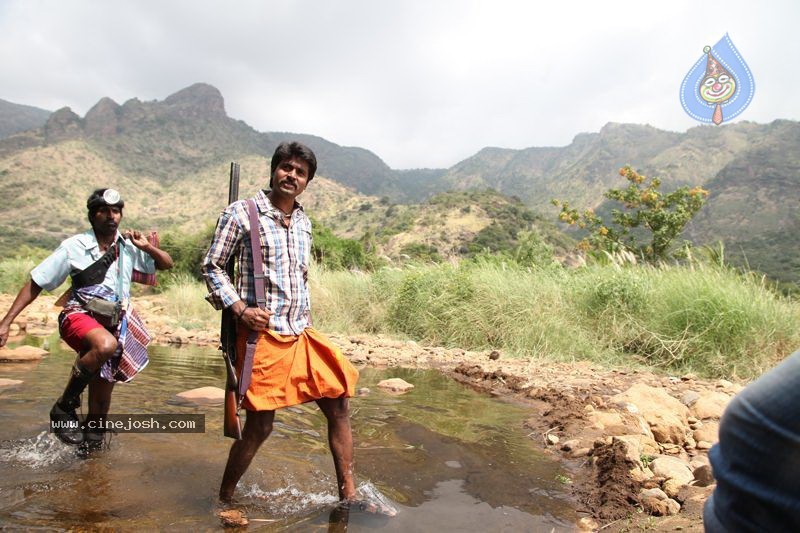 Varutha Padatha Valibar Sangam Tamil Movie New Photos - 13 / 27 photos