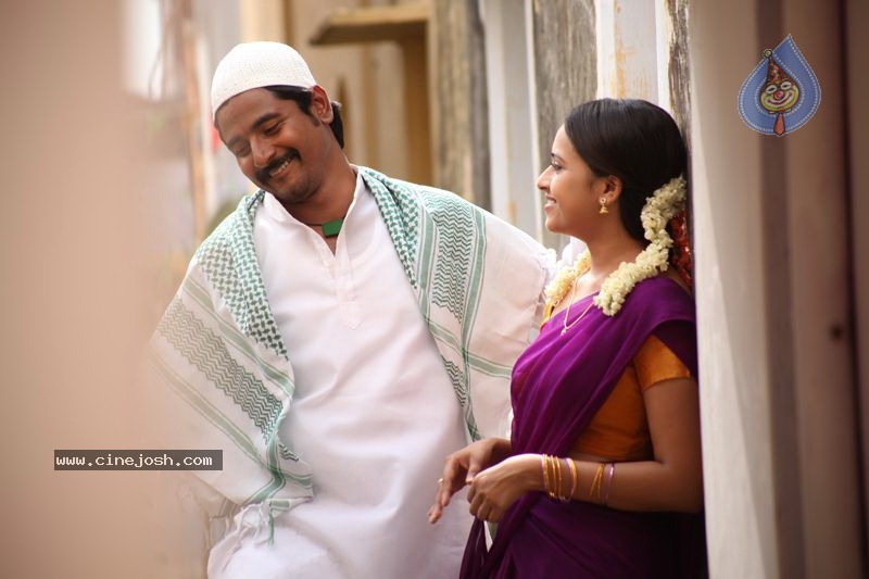 Varutha Padatha Valibar Sangam Tamil Movie New Photos - 14 / 27 photos