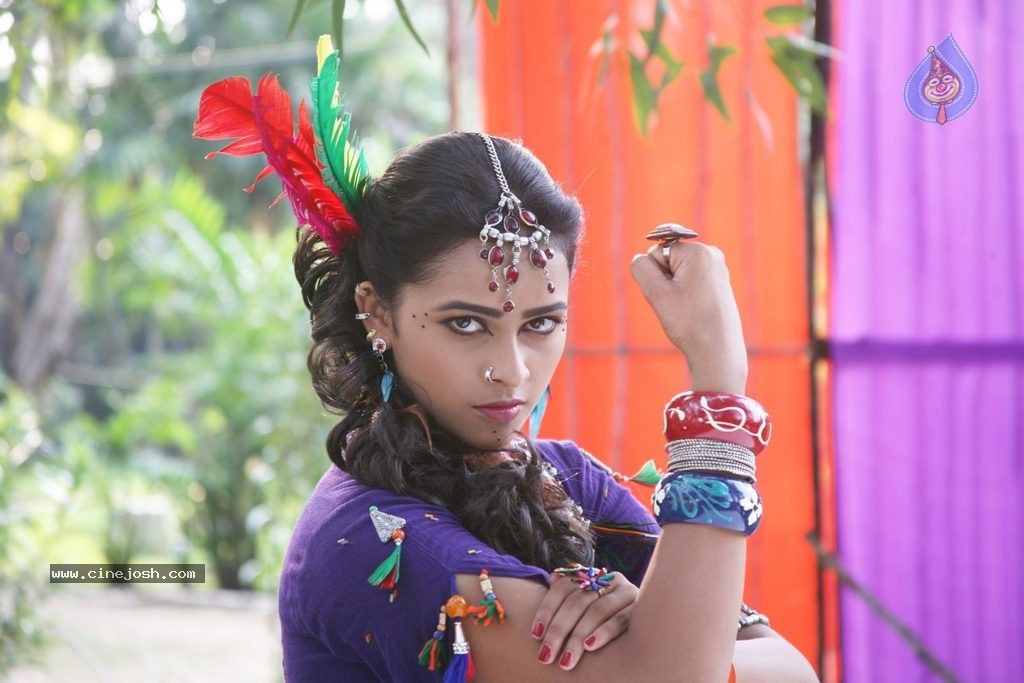 Vellakkara Durai Tamil Movie Gallery - 6 / 68 photos