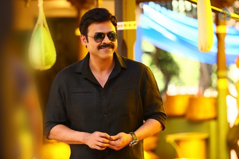 Venkatesh Stills in Babu Bangaram - 3 / 4 photos