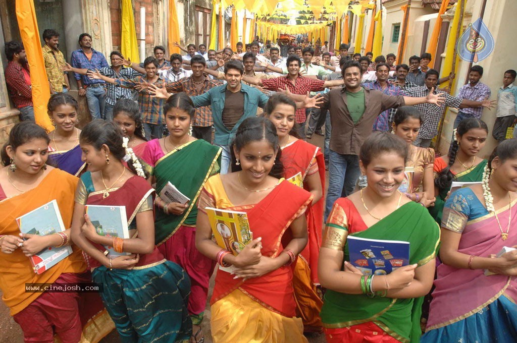 Vettai Tamil Movie New Stills - 5 / 32 photos