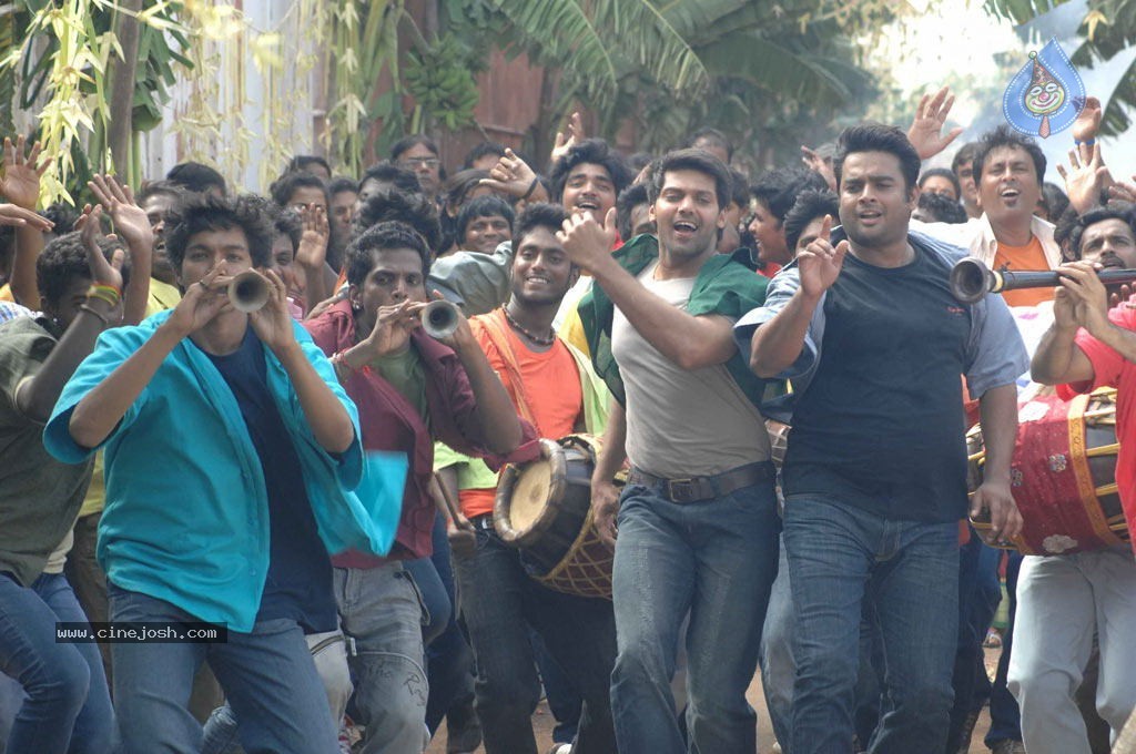 Vettai Tamil Movie New Stills - 6 / 32 photos