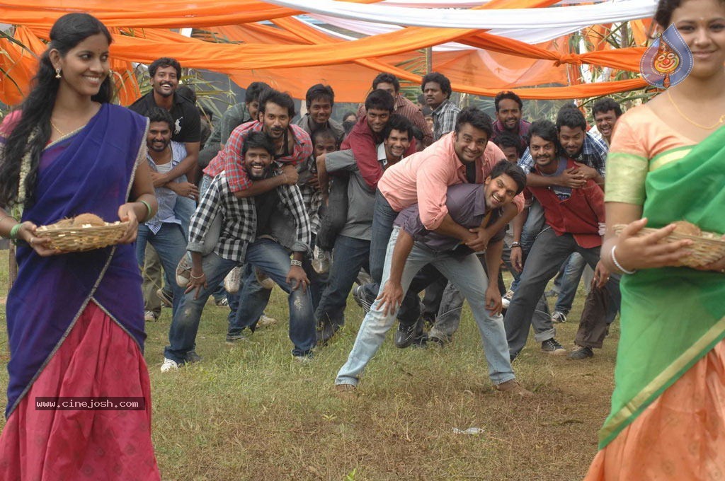 Vettai Tamil Movie New Stills - 10 / 32 photos