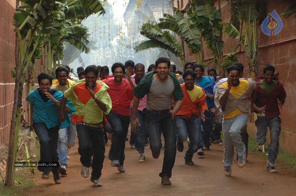Vettai Tamil Movie New Stills - 21 / 32 photos
