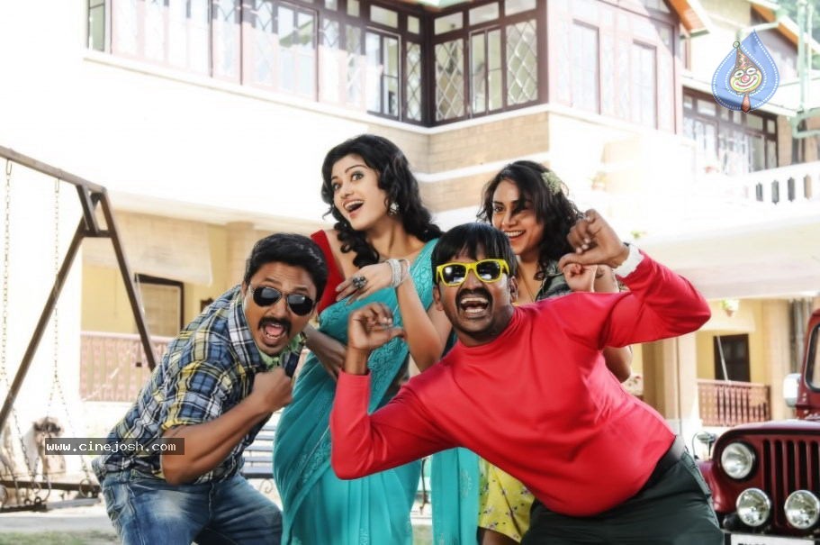 Yaam Irukka Bayame Tamil Movie Stills - 3 / 12 photos