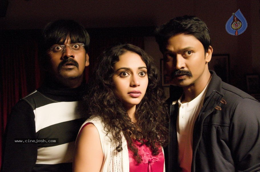 Yaam Irukka Bayame Tamil Movie Stills - 12 / 12 photos