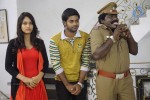 Adhu Vera Idhu Vera Tamil Movie Photos - 5 of 33