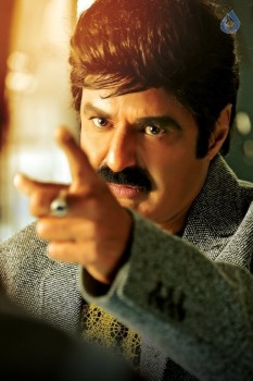 Dictator New Photos and Posters - 3 of 18