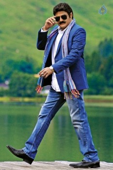 Dictator New Photos and Posters - 10 of 18