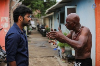 Enakku Vaaitha Adimaigal Tamil Film Photos - 7 of 29