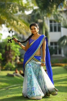 Iddari Madhya 18 Movie Stills - 39 of 46