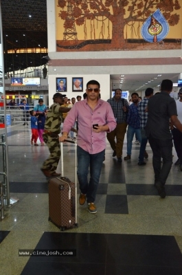Jaanu Team at Vizag Airport - 2 of 17