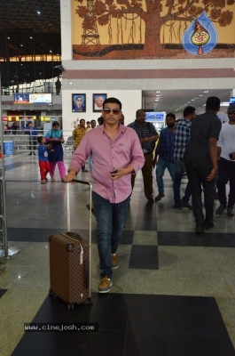 Jaanu Team at Vizag Airport - 15 of 17
