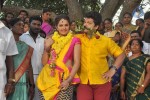 Kanniyum Kaalaiyum Sema Kadhal Tamil Movie Photos - 6 of 24