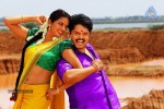 Kanniyum Kaalaiyum Sema Kadhal Tamil Movie Photos - 19 of 24
