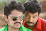 Kanniyum Kaaliyum Sema Kaadhal Tamil Movie Stills - 20 of 31