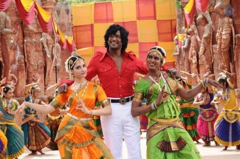 Kaththi Sandai Tamil Movie Pics - 33 of 35