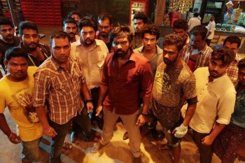 Maalai Nerathu Mayakkam Tamil Film Pics - 9 of 21
