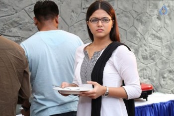 Maalai Nerathu Mayakkam Tamil Film Pics - 21 of 21