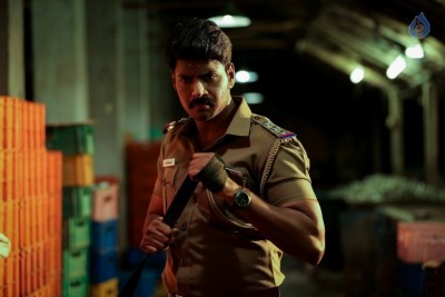 Maayavan Tamil Movie Photos - 7 of 21