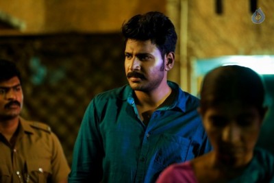 Maayavan Tamil Movie Photos - 8 of 21