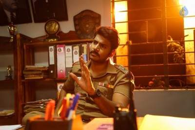 Maayavan Tamil Movie Photos - 11 of 21