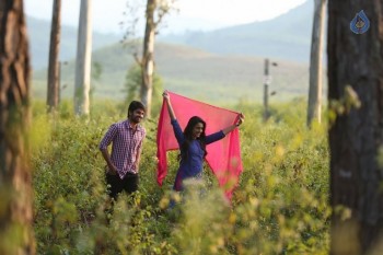 Oka Manasu Movie Photos - 33 of 34