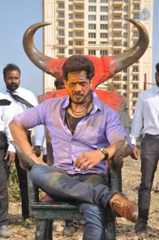 Pottu Tamil Movie Photos - 7 of 28