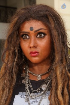 Pottu Tamil Movie Photos - 19 of 28