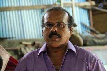 Priyamudan Priya Tamil Film Photos - 4 of 48