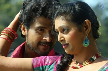 Pudhusa Naan Poranthen Tamil Film Photos - 3 of 31