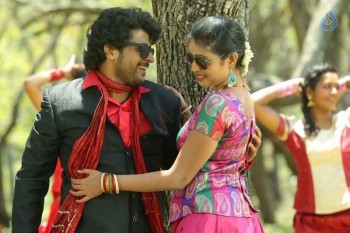 Pudhusa Naan Poranthen Tamil Film Photos - 4 of 31