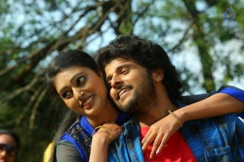 Pudhusa Naan Poranthen Tamil Film Photos - 6 of 31
