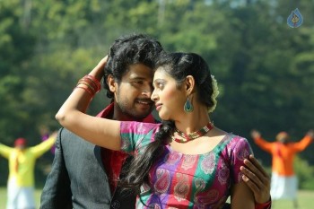 Pudhusa Naan Poranthen Tamil Film Photos - 7 of 31