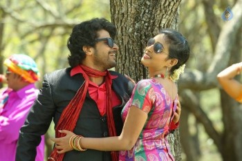 Pudhusa Naan Poranthen Tamil Film Photos - 9 of 31