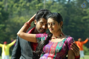 Pudhusa Naan Poranthen Tamil Film Photos - 10 of 31