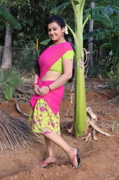 Sivappu Manithargal Tamil Movie Photos - 10 of 41