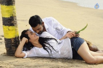 Thakituthaththom Tamil Film Photos - 15 of 29