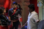 Theeya Velai Seiyyanum Kumaru Tamil Movie New Stills - 8 of 47