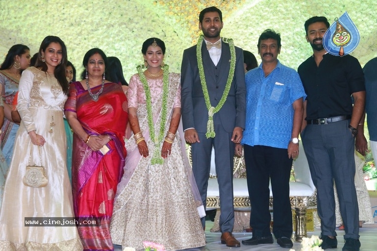 Aadhav Kannadasan - Vinodhnie Wedding Reception Photos - 11 / 21 photos