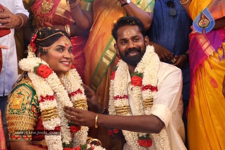 Actor Ramesh Thilak and Navalakshmi Wedding Photos - 1 / 9 photos