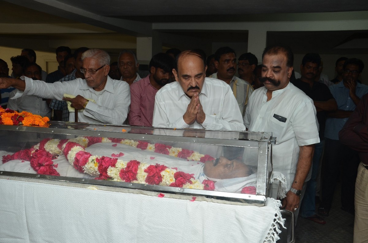 Ahuti Prasad Condolences Photos - 6 / 129 photos