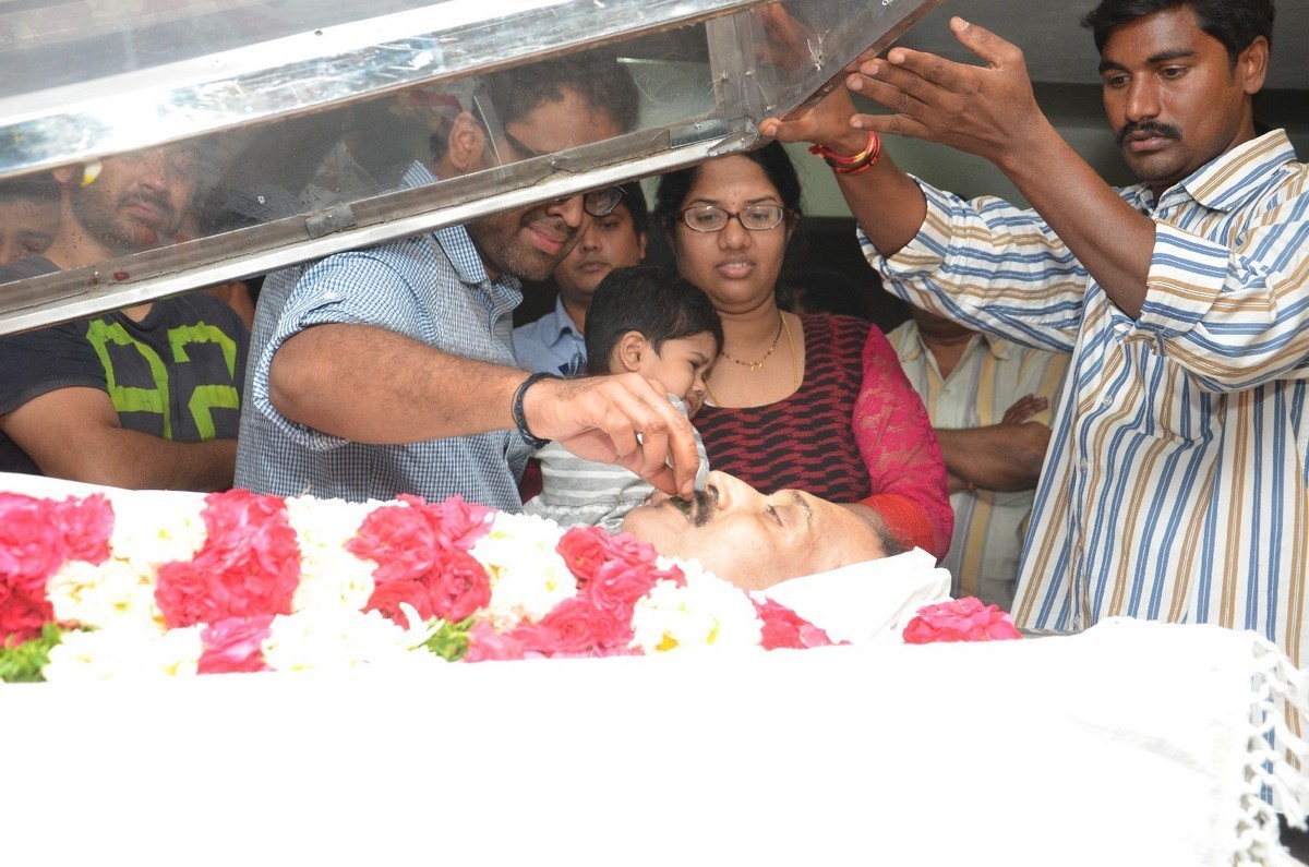 Ahuti Prasad Condolences Photos - 14 / 129 photos