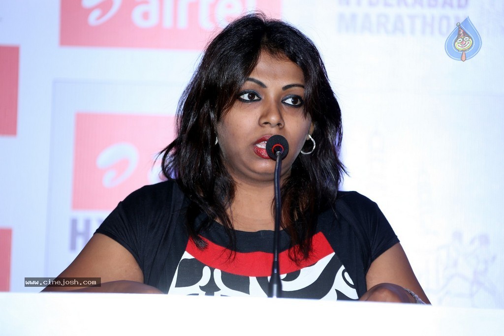 Airtel Hyderabad Marathon 2014 PM - 20 / 37 photos