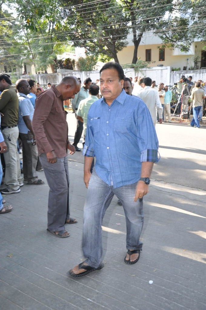 Akkineni Annapurna Condolences-2 - 81 / 114 photos