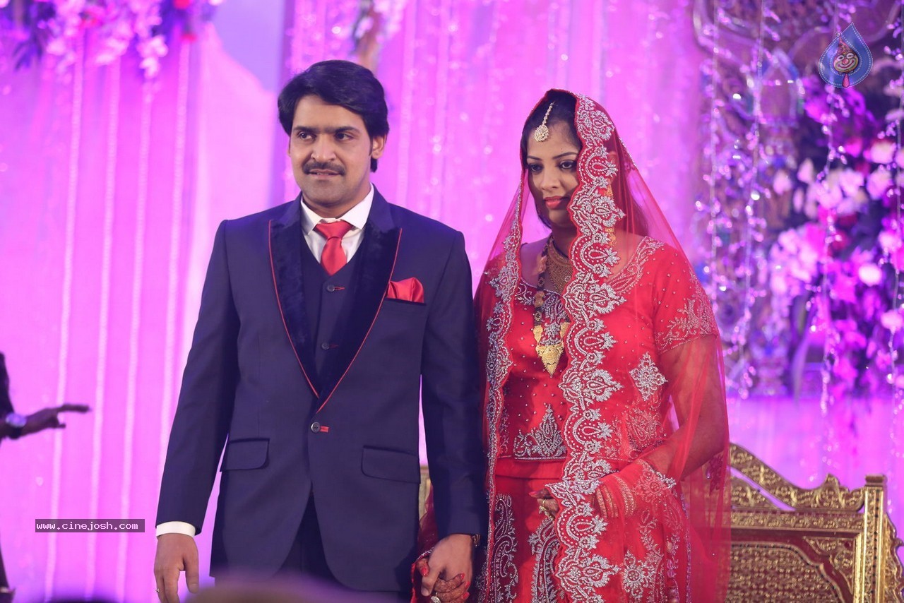 Celebs at Ali Brother Khayum Wedding Reception 01 - 15 / 19 photos